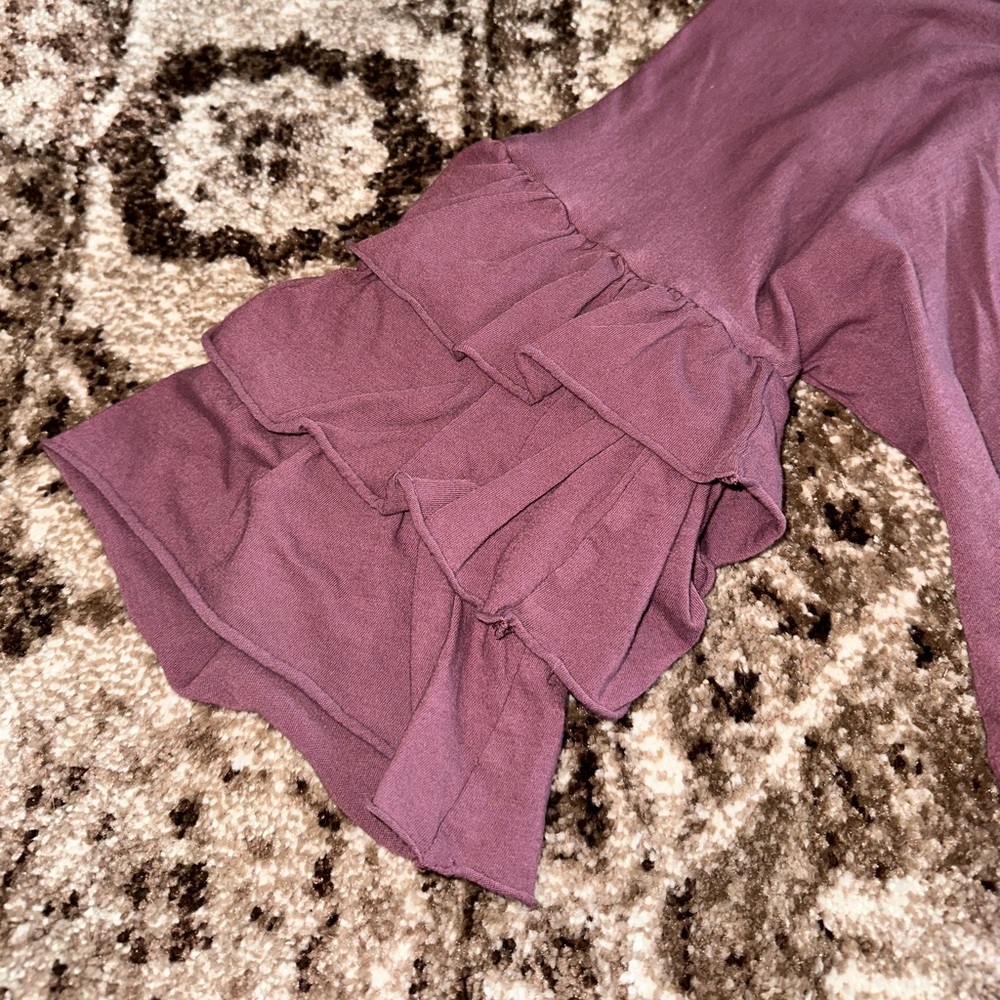 5/$25 American Eagle Outfitters Dusty Purple Ruffle Sleeve Top - Picture 6 of 7
